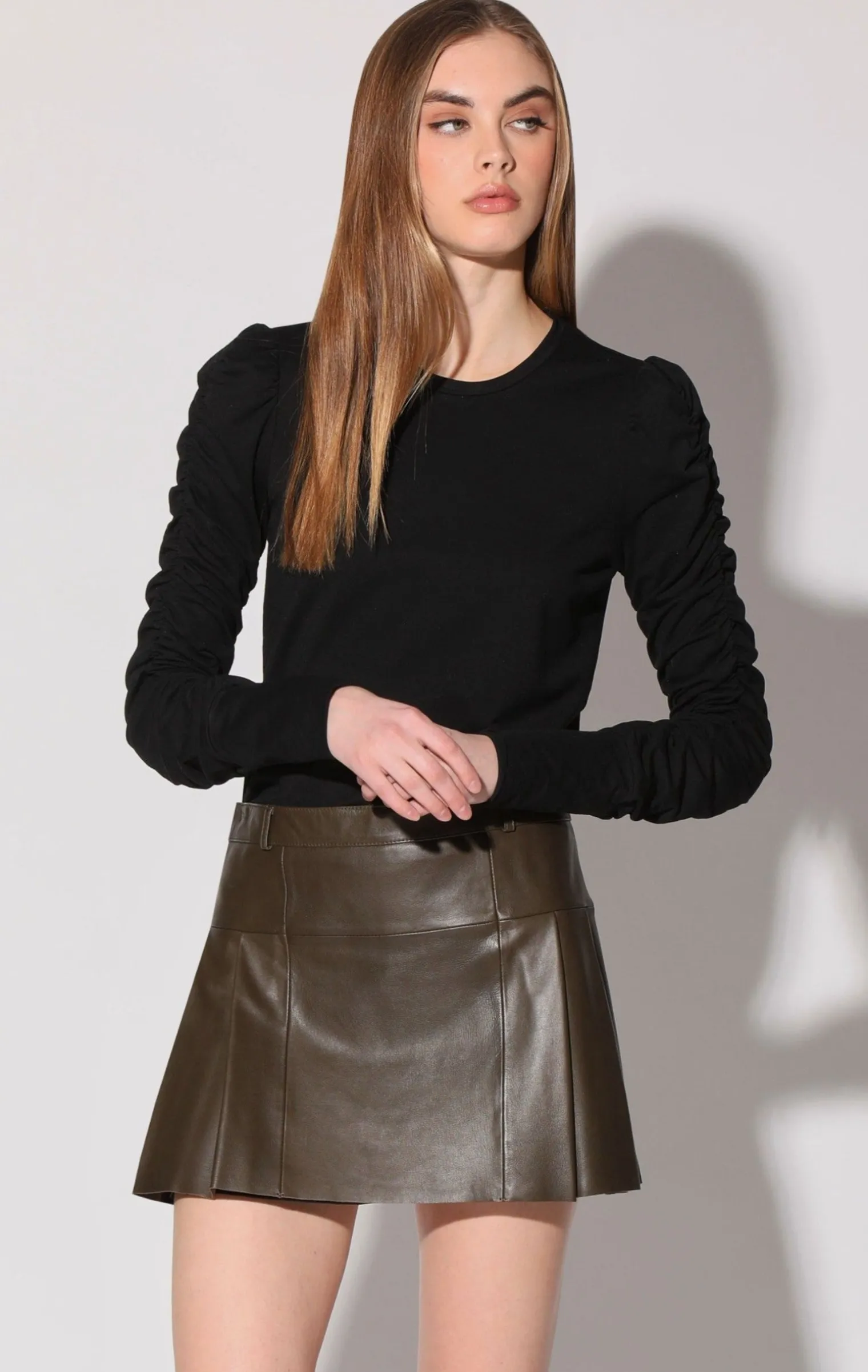 izzie_skirt_mossleather_0.webp Walter Baker Izzie Skirt, Moss-Leather>Women Leather