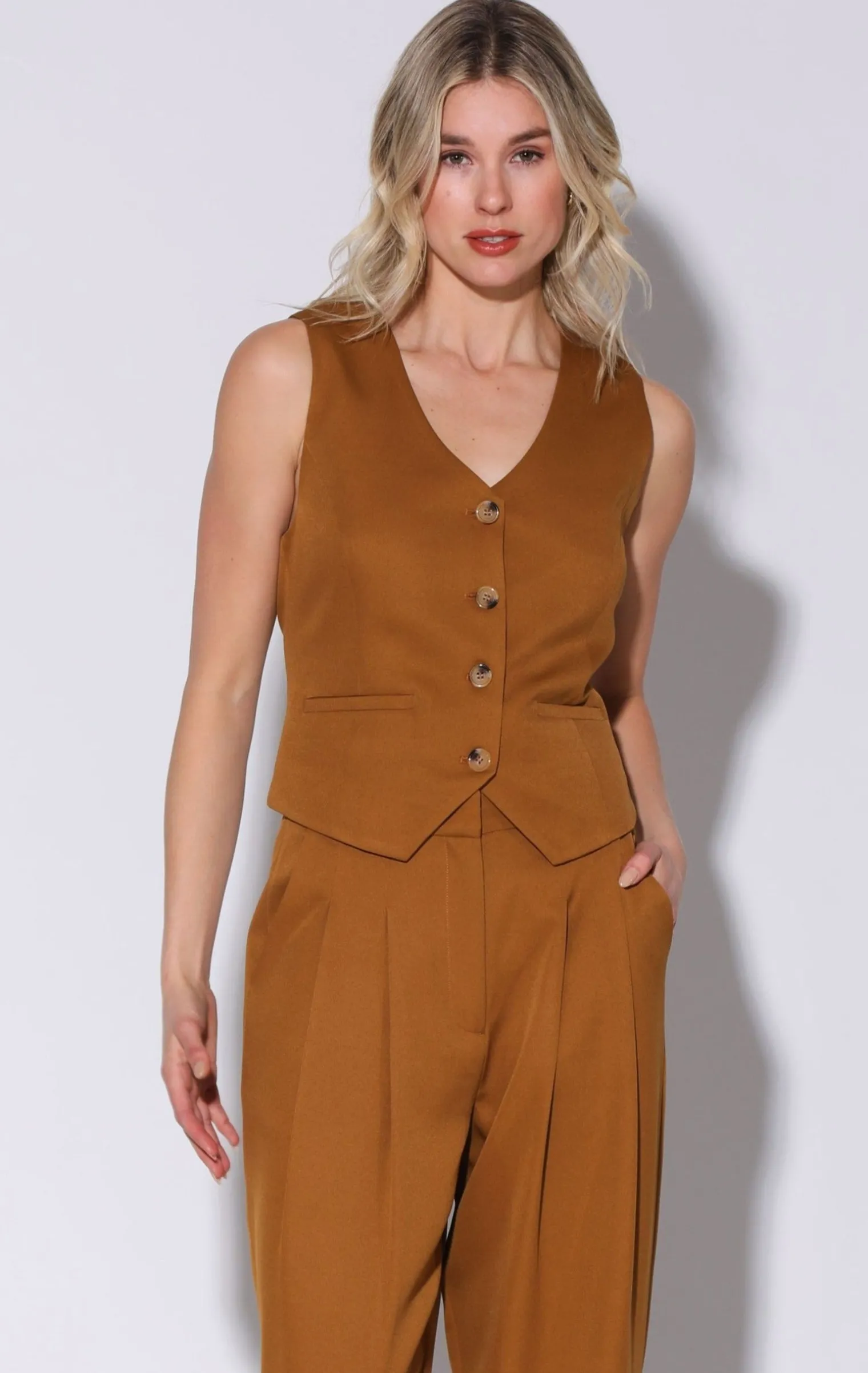 luanna_vest_camel_0.webp Walter Baker Luanna Vest, Camel>Women Tops