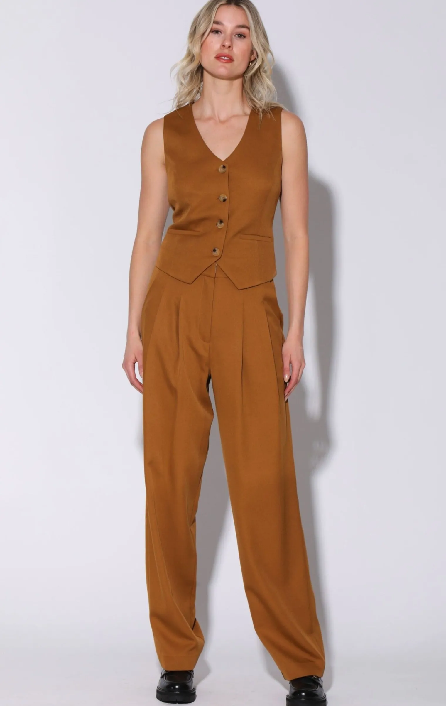 luanna_vest_camel_1.webp Walter Baker Luanna Vest, Camel>Women Tops