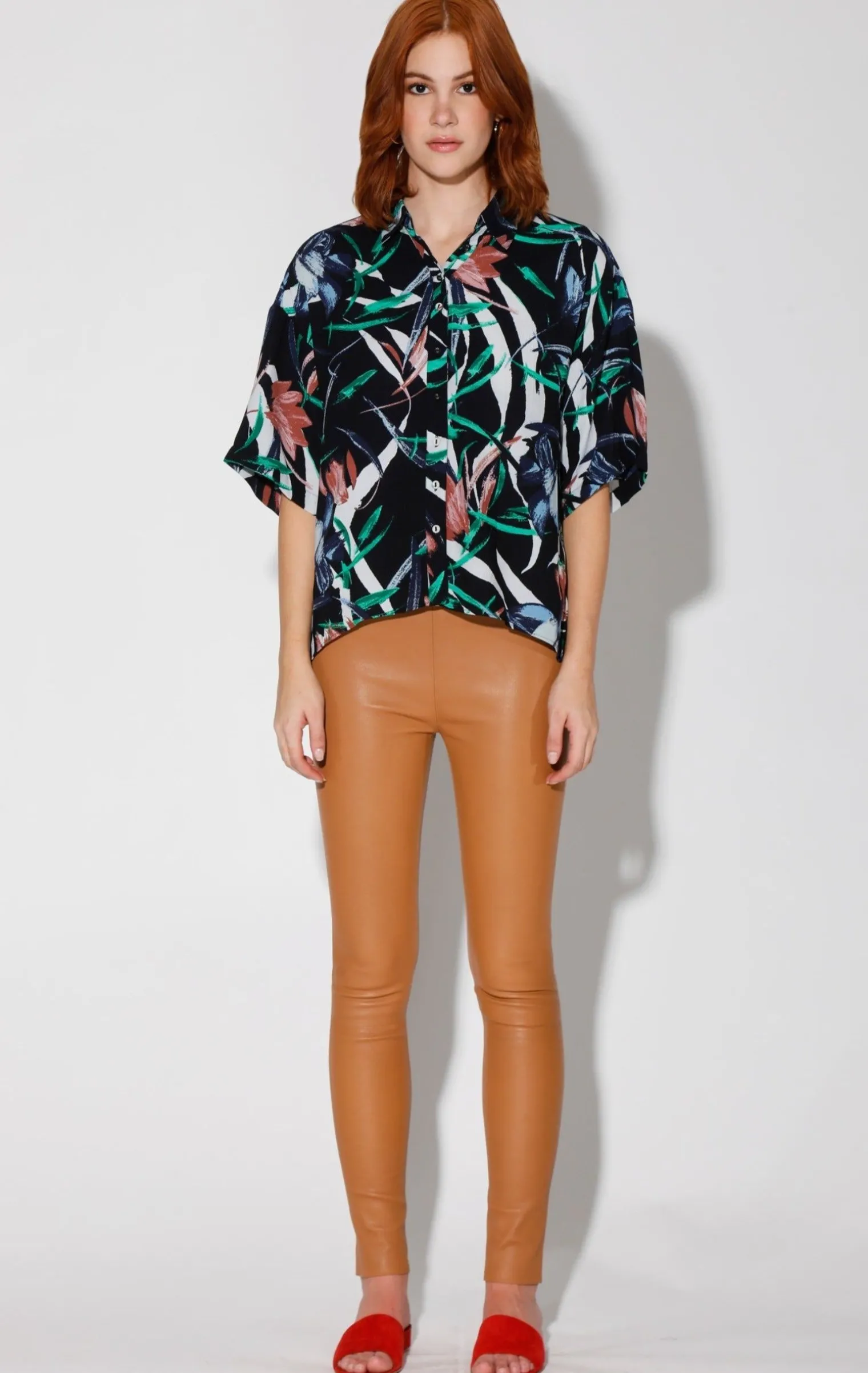 veronica_top_midnight_tul_0.webp Walter Baker Veronica Top, Midnight Tulip>Women Tops