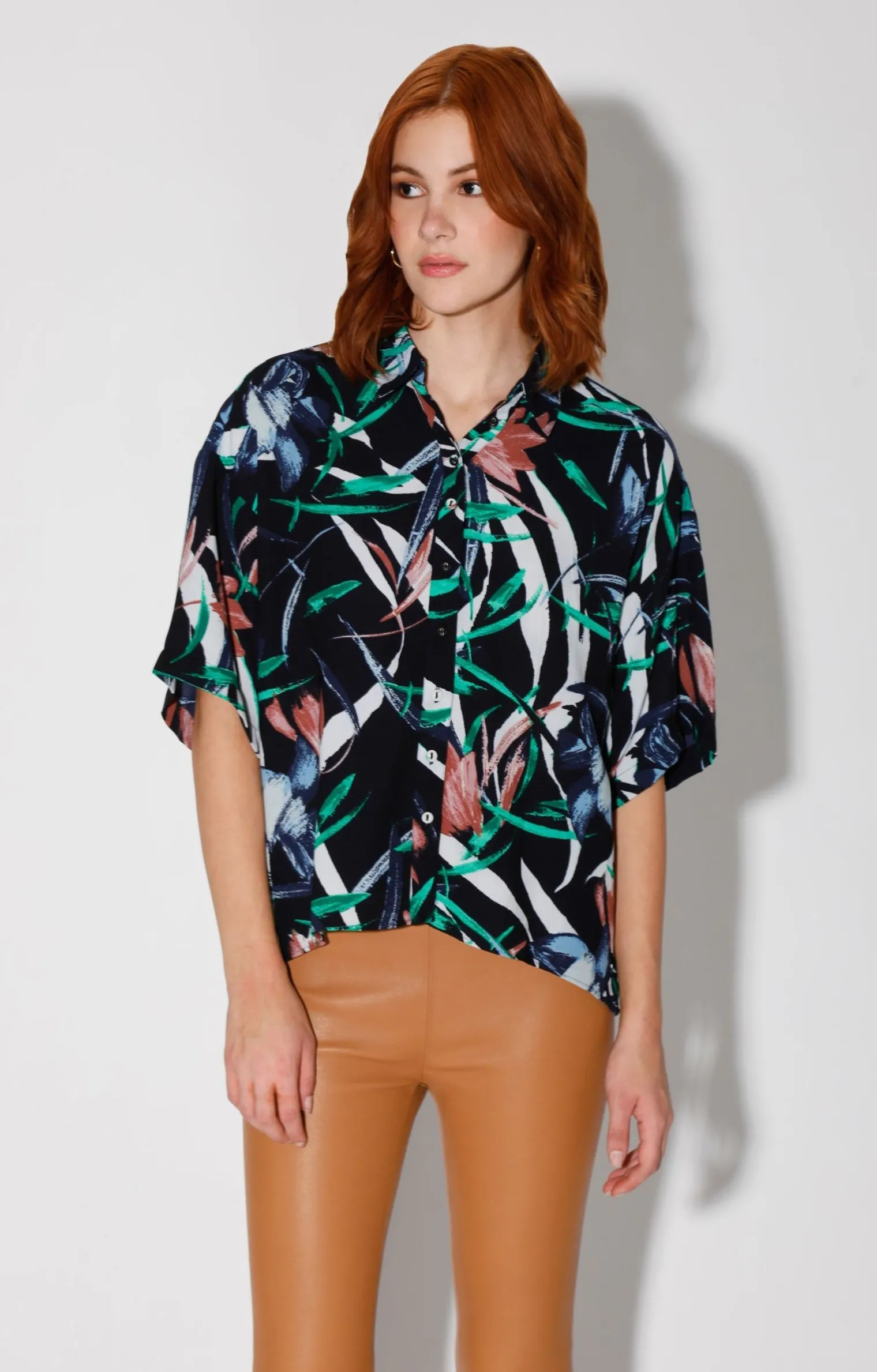 veronica_top_midnight_tul_1.webp Walter Baker Veronica Top, Midnight Tulip>Women Tops